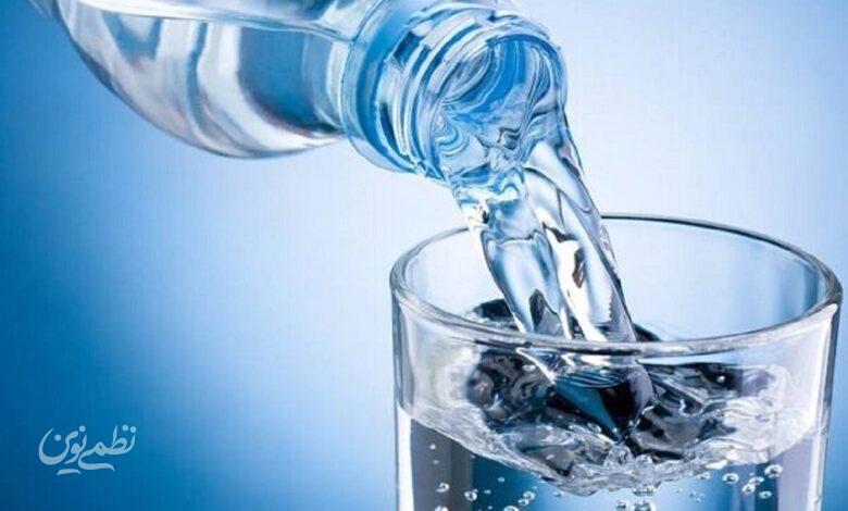 نوشیدن بیش از حد آب چه بلایی سر بدن میآورد؟