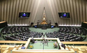 نماینده بجنورد در مجلس: گوشت میلیونی زیبنده سفره مردم نیست/ چراغی: افزایش ۲۰ درصدی حقوق کارکنان، ریشخند به سفره مردم است/ کارمند با وعده زنده نمیماند