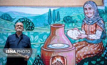 تصاویر خاص از حضور پزشکیان در آیین گرامیداشت «روز زن و مقام مادر»