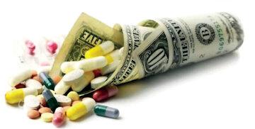 خرید ۶۰۰ میلیون دلار دارو و مشکل در انتقال ارز / حضور ۱۷۵۰۰۰ پزشک در کشور