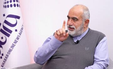 حسام الدین آشنا: اگر خط سفید به خبرنگار ها محدود میماند مشکلی نبود/ مانند ارز ترجیحی که گفتم سر و کله فساد پیدا میشود