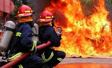 آتشسوزی یک ساختمان چهار طبقه مسکونی در خیابان ولیعصر/ آمار مصدومان