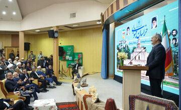 کنایه تند پزشکیان به کلنگزنیهای بیمورد در دولتهای گذشته: «تو که پول نداشتی، کی گفته کلنگ بزنی؟»