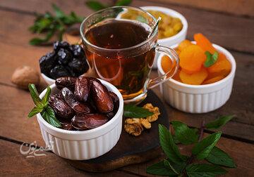 دیابتیها با چای چه بخورند؟/ خرما بدترین، استویا بهترین/ تنقلاتی با بیشترین خیز قندی