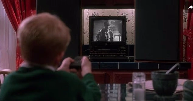 فیلم تنها در خانه