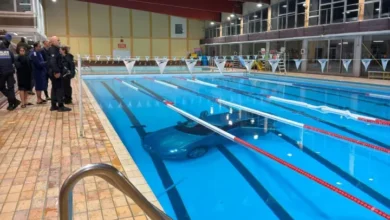 سقوط خودرو به استخر