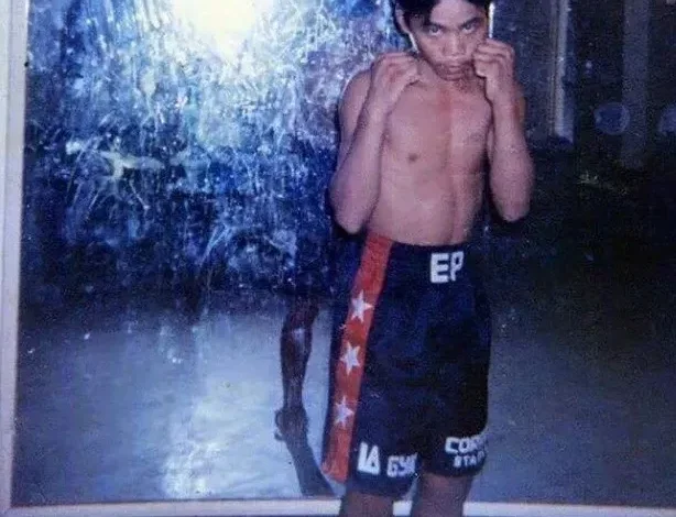 کودکی مانی پاکیائو