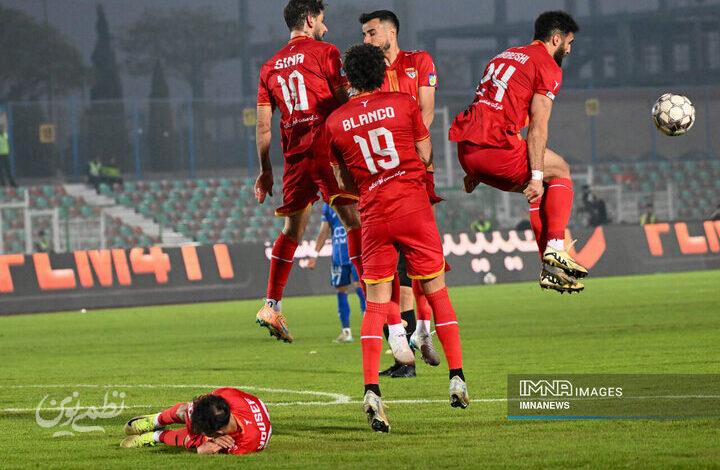 فولاد ۳ _ پرسپولیس ۱/ شاهکار پرسپولیسیهای سابق با پیراهن فولاد