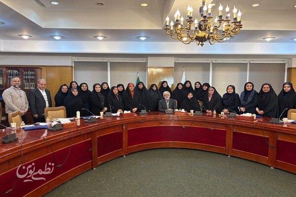 تعامل آموزش ابتدایی شهر تهران با فرهنگستان زبان و ادبیات فارسی