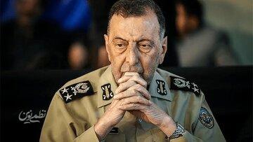 رونمایی از دستنوشتههای منتشرنشده سرلشکر سلیمی/ توضیحات امیر ولی وند از وسایلی که خانواده سرلشکر سلیمی به موزه اهدا کردند