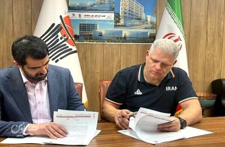 تمدید قرارداد سرمربی خارجی بسکتبال ایران تا ۲۰۲۸
