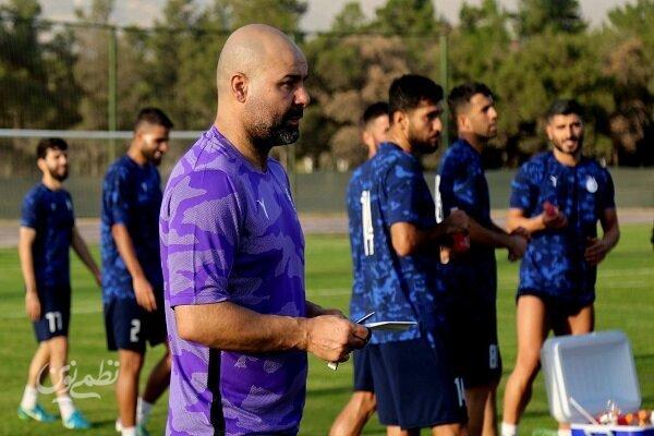 سرمربی جدید استقلال معارفه شد/ یک دستیار رفت و یک مربی اضافه شد