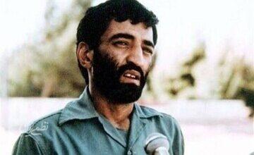 خواهر احمد متوسلیان: به ما میگفتند نگوییم حاج احمد سپاهی بوده/ خودشان در مجله انقلاب گفتند فرمانده نیروهای اعزامی به لبنان بوده بعد به ما گفتند ...