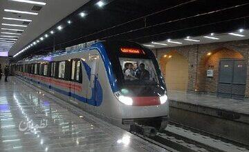 ساز در واگن، آرزو در بنبست؛ زندگی روزمره نابینایان در مترو تهران
