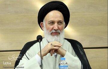 عضو مجمع مدرسین حوزه: قرآن برخلاف عصای موسی که تنها در انحصار او بود، در دسترس همگان قرار دارد/ اعجاز قرآن یک اعجاز عقلی و تمدنساز است