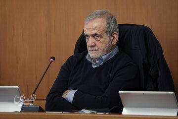 آیا رئیس جمهوری همان پزشکیان قبل از ریاست جمهوری است؟/ از نطق تاریخی ۸۸ تا مواضع در ماجرای مهسا امینی و موضع گیری درباره حوادث اخیر+ جدول