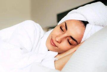 به این ۵ دلیل، شبها با موهای خیس نخوابید