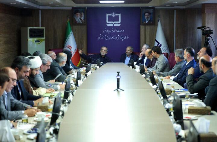 پزشکیان: زمینه حضور اساتید برجسته برای انتقال آموزشهای نوین فراهم شود