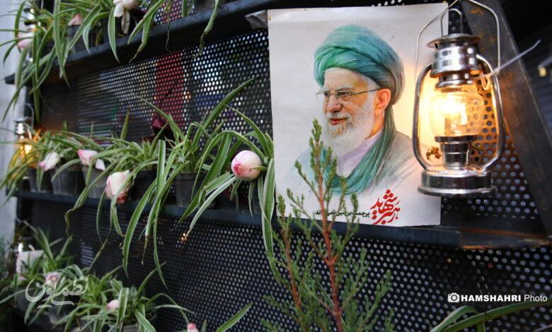 تجمع کارگران روبروی بیت رهبر شهید