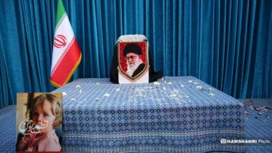 تجمع کارگران روبروی بیت رهبر شهید