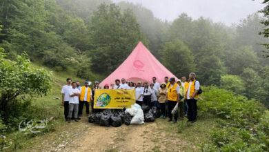 عضای تیم ماکسیم و داوطلبان در شروع پویش پاکسازی محیط زیست در مسیرهای جنگلی استان تهران