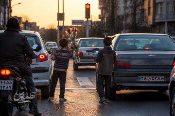 کودکان کار؛ آینهای از فقر و سیاستهای اشتباه / واکنش کاربران خبرآنلاین