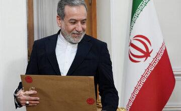 از «سازشگر» تا درخواست «اعدام» ؛ بهانهجوییها تمام میشود؟/ چه کسانی مقابل وزیر خارجه صف کشیدهاند؟
