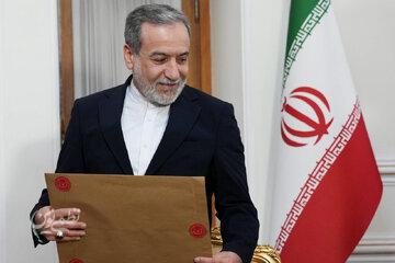 از «سازشگر» تا درخواست «اعدام» ؛ بهانهجوییها تمام میشود؟/ چه کسانی مقابل وزیر خارجه صف کشیدهاند؟