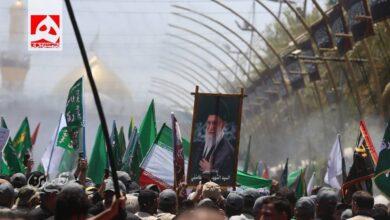 تصاویر امام شهید در دست عزاداران