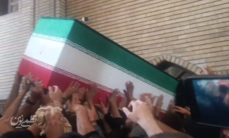 پیکر رهبر شهید