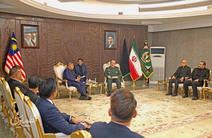 سرپرست وزارت دفاع