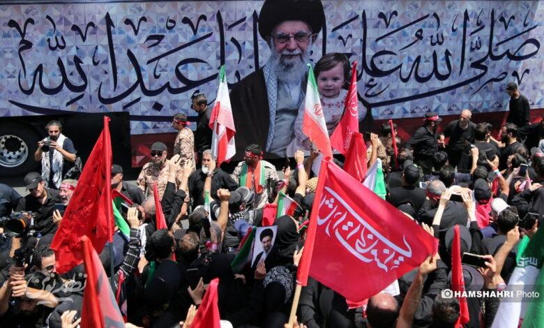 تشییع پیکر رهبر شهید در تهران ۱