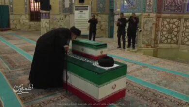 بوسه حجت الاسلام هادی خامنه ای