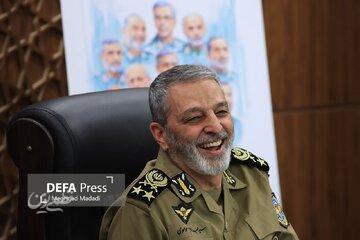 سخنان منتشرنشده از آخرین دیدار سرلشکر موسوی با فرماندهان ارتش/ من مدافع ایرانم بیایید پشت من به خط بایستید/ ارتش بداند که ارتش ایران است