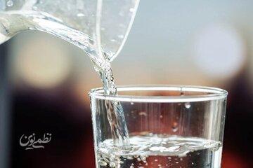 نوشیدن آب یخ در تابستان واقعا خطرناک است؟/ آب گرم صبحها را به این شرط بنوشید