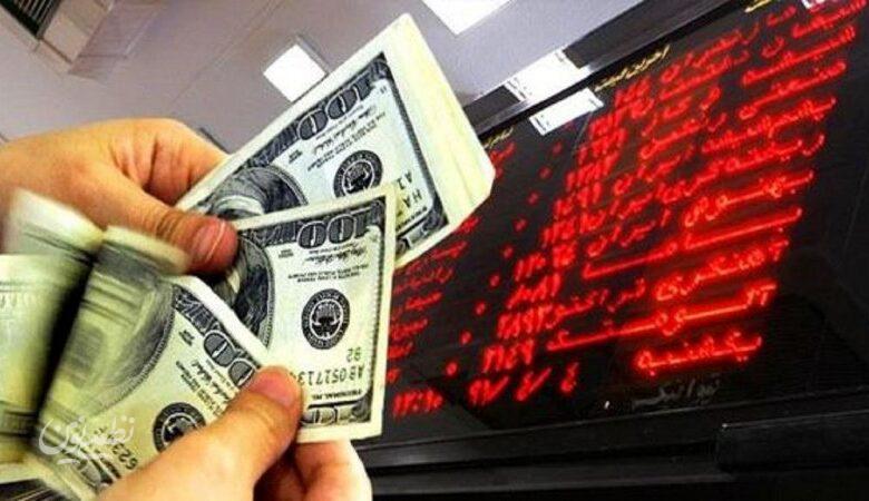 ورود پول به بورس همزمان با عقب‌نشینی دلار