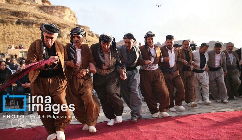تصاویر جذاب از رقص مردان و نوازندگی دختران و پسران کردستان در جشن مهرگان+ عکس