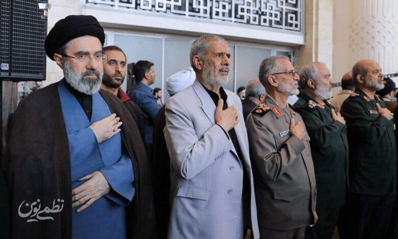 آیت الله مجتبی خامنه ای رهبر انقلاب در جمعه نصر